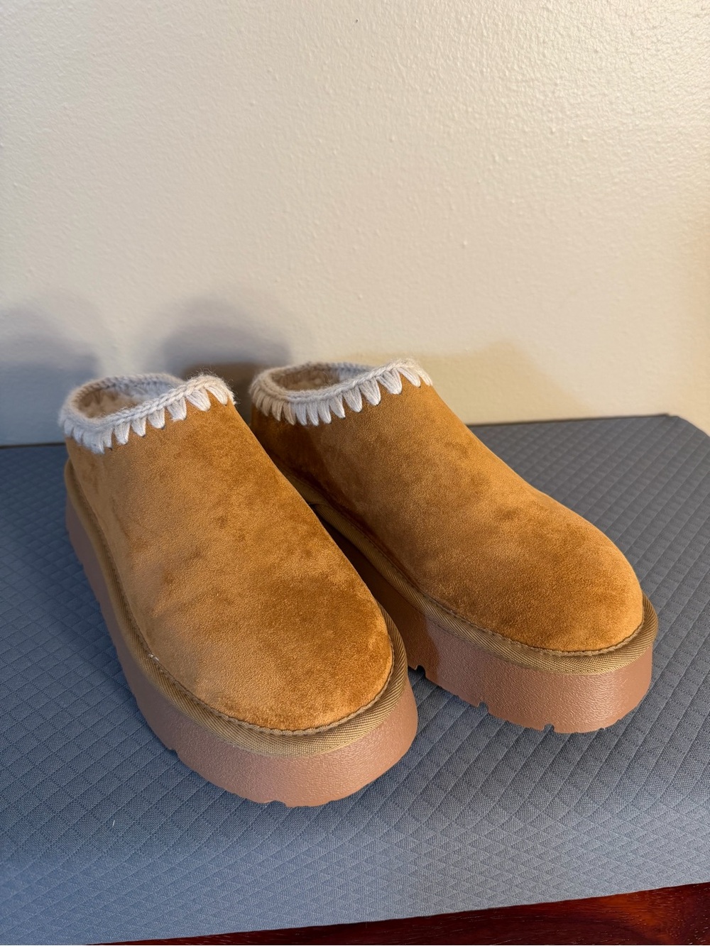 Women's Oasis Society The Brandi Cozy Mule Size 7 New